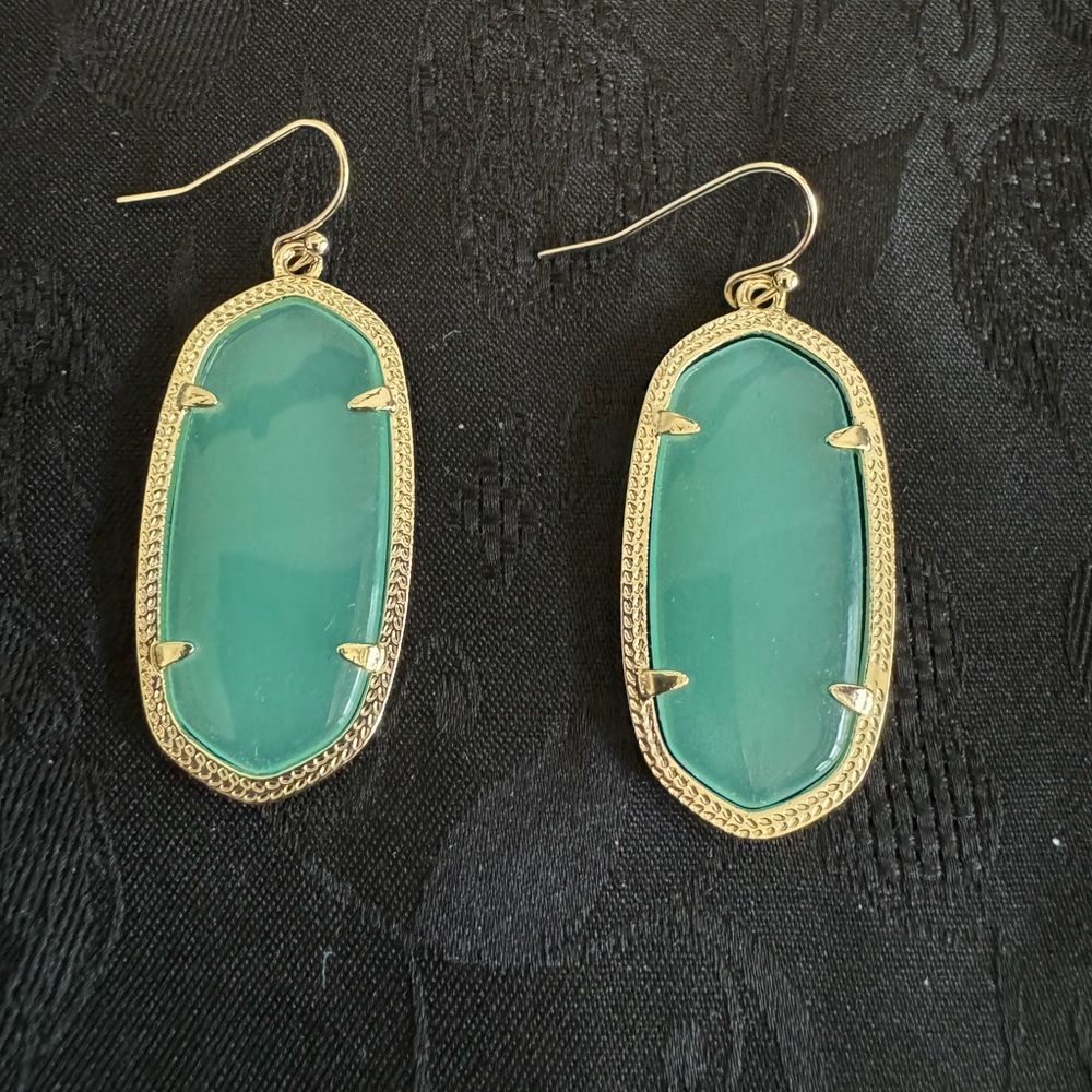 Kendra scott earing